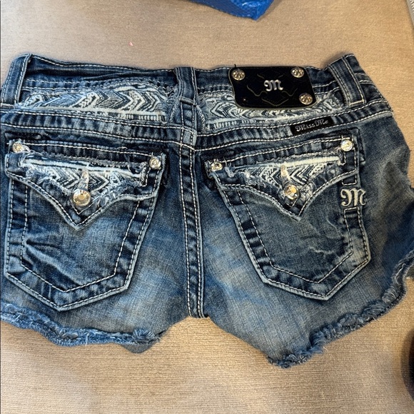 Signature Blue Jean Shorts with Aztec print - Picture 7 of 11